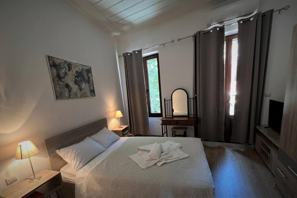Madame Parisienne Villa Nafpaktos Exteriör bild