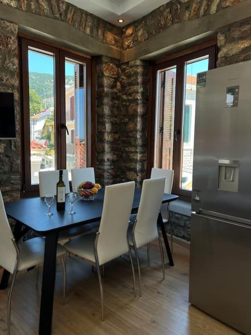Madame Parisienne Villa Nafpaktos Exteriör bild