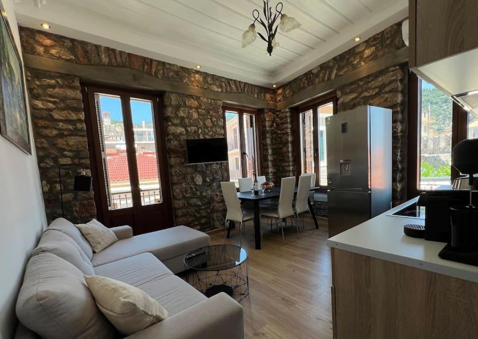 Madame Parisienne Villa Nafpaktos Exteriör bild
