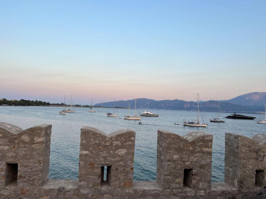 Madame Parisienne Villa Nafpaktos Exteriör bild